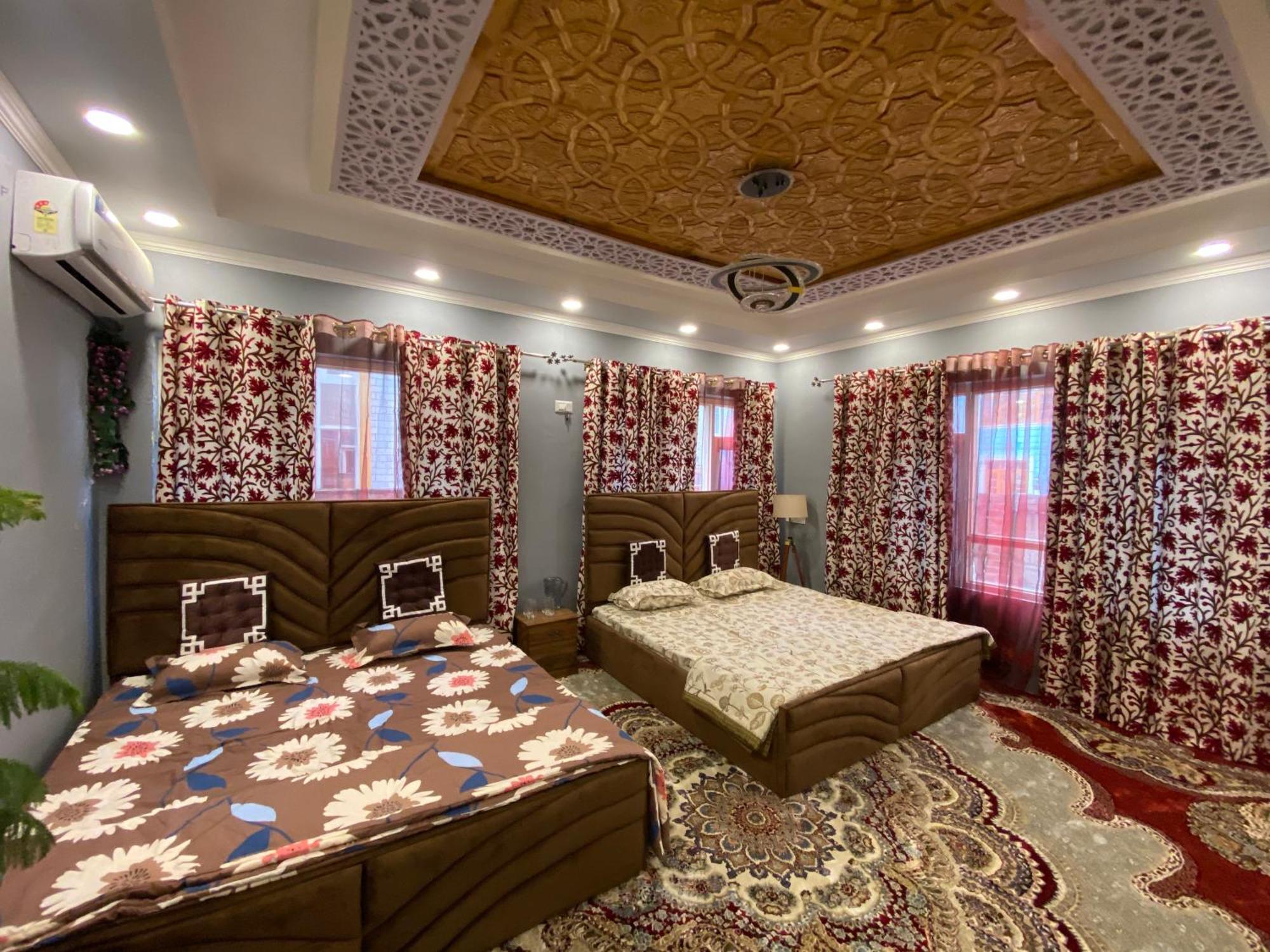 Cape * Srinagar (Jammu and Kashmir)